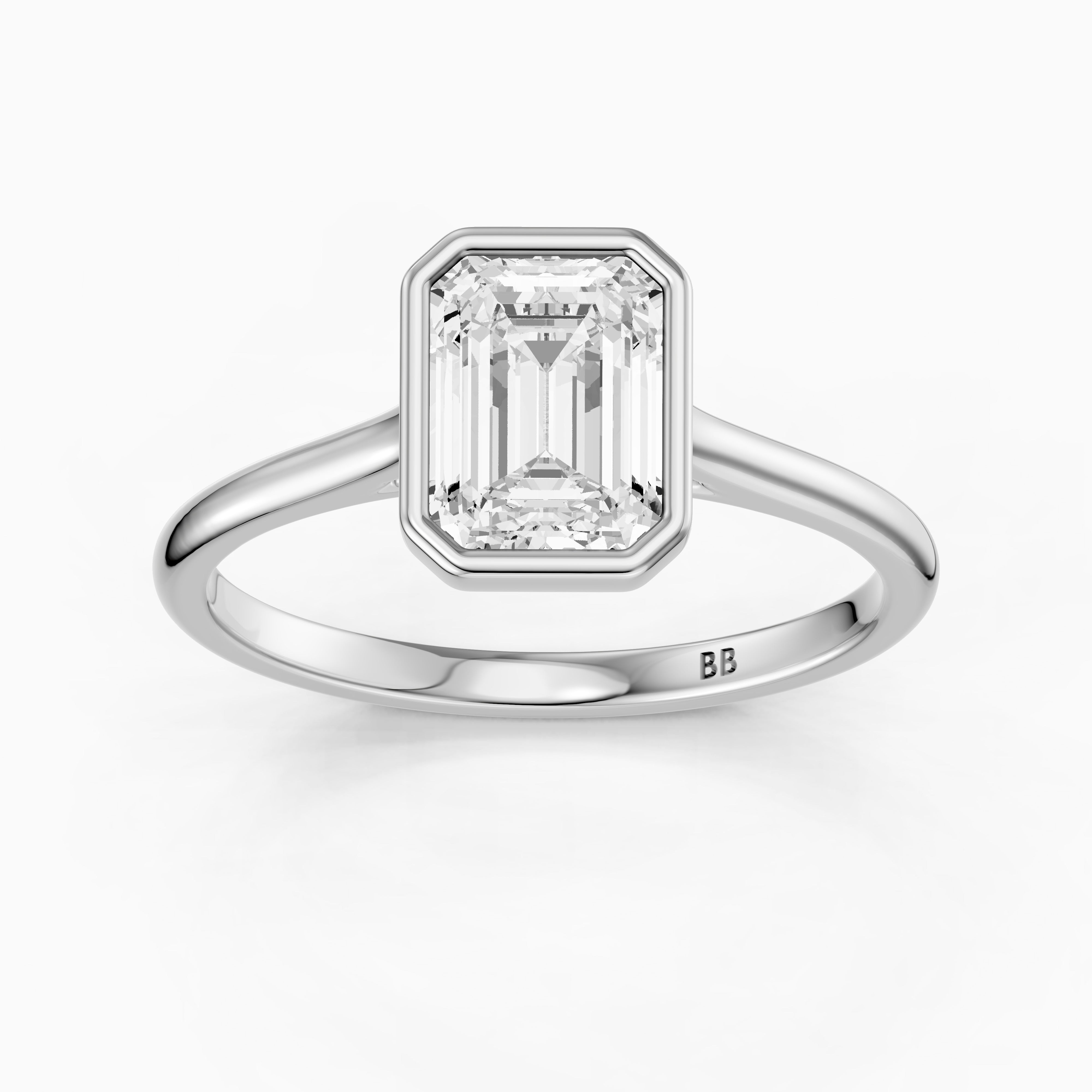 Keyara 4 Prong Emerald Bezel Set Moissanite Diamond Ring
